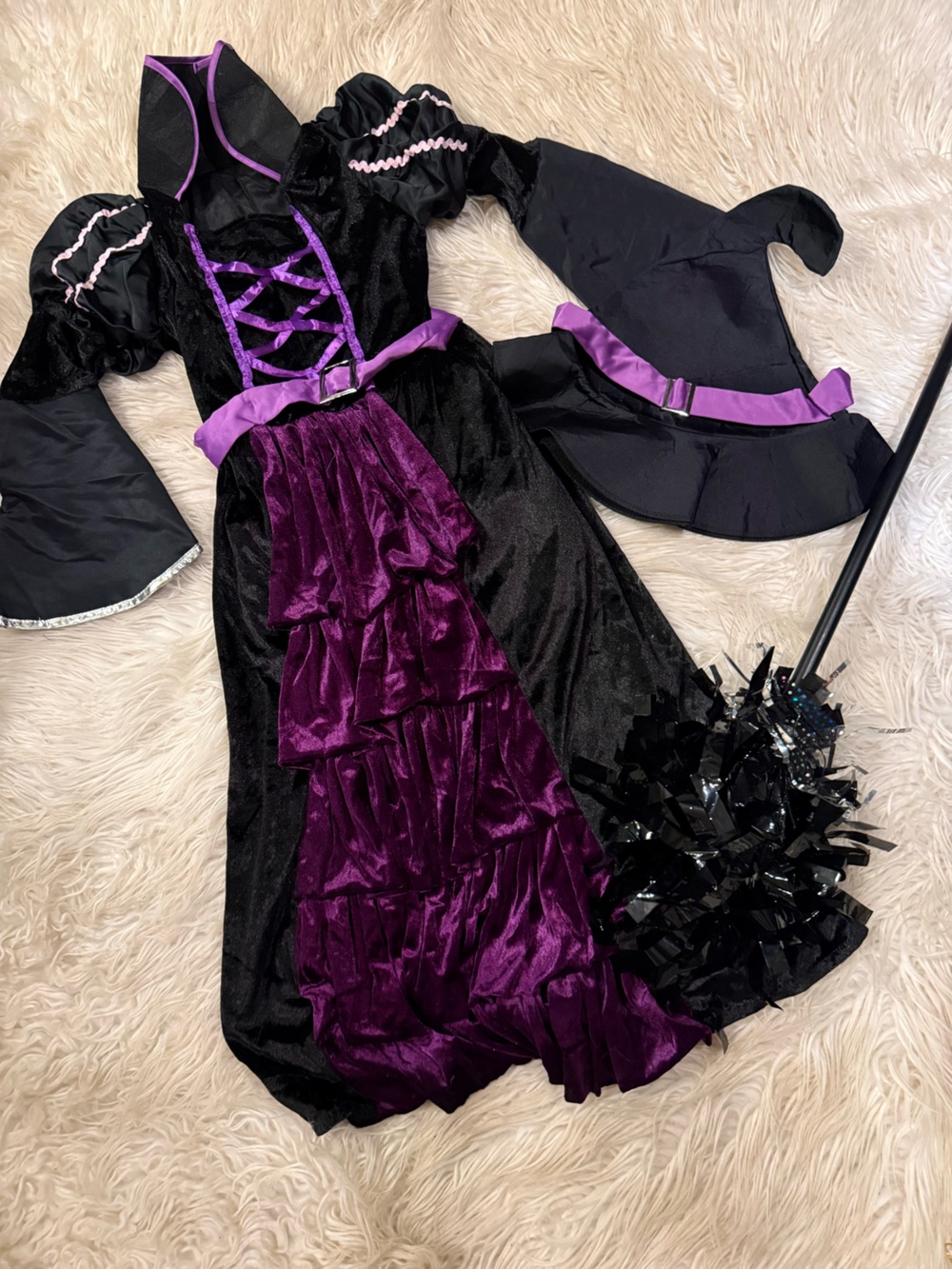 Girls Black and Purple Witch Costume (E9)